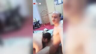 مصري علق كبير في السن ينيك بنت قد عيالة – احله سكس 2025 جديد