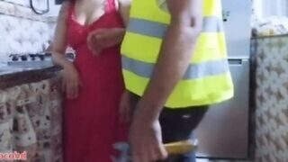 مصرية تتناك من السباك في المطبخ نيك باوضاع سكس جامدة 2025