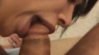 مص زبر ولد مصري عنتيل من مصرية محترفة في مص الزب – سكس مصري سكس مترجم