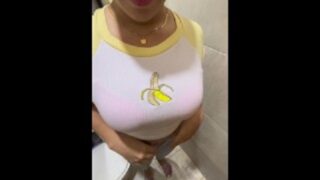 نيك موزه مصرية في الحمام مع زميلها في شرم الشيخ – سكس مصري – سكس عربي – سكس مترجم