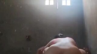 سكس مصري بلدي صعيدية راكبة الزب في اوضة علي المحارة 2025