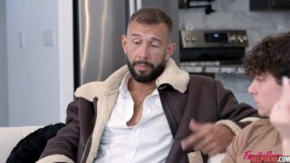 زوجان منحرفان ينيكان فتيات من مأوى بعنف سكس مترجم