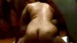 سكس فلاحة مصرية جامدة اوي مع عنتيل مصري محترف في النيك – سكس مصري